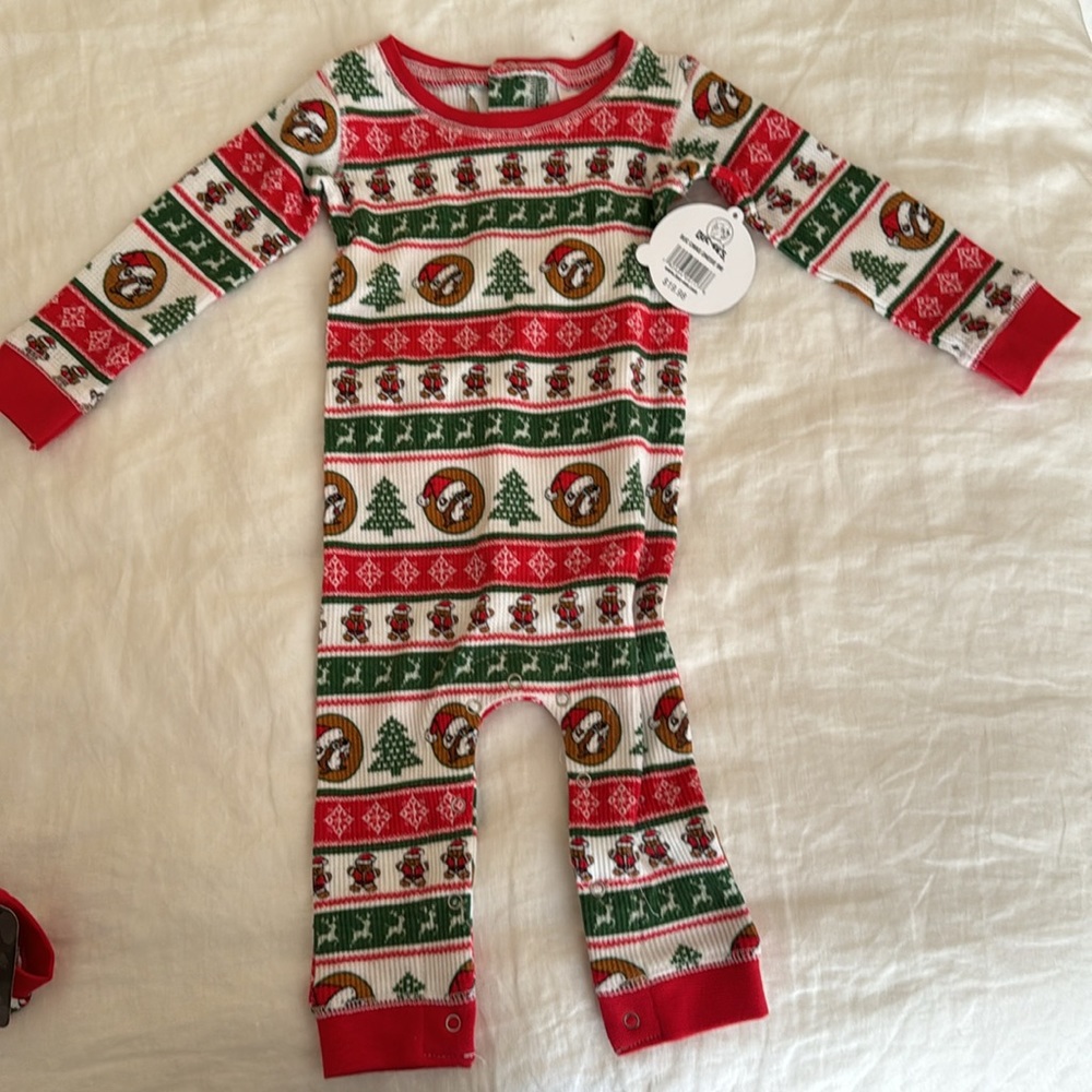 NWT Bucc-ee’s Christmas Onesie - child 9 months